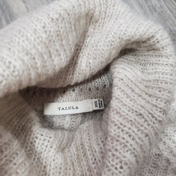 Talula Aritzia Cropped Loose Knit Turtleneck Sweater Mohair Wool Blend Sz XS - Picture 4 of 10